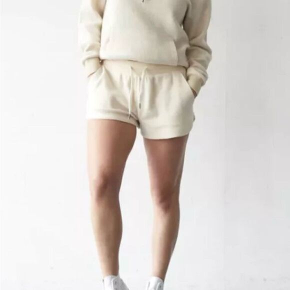 FEAT Clothing Women’s Blanketblend‎ Shorts size s NWT in packaging - Picture 1 of 6